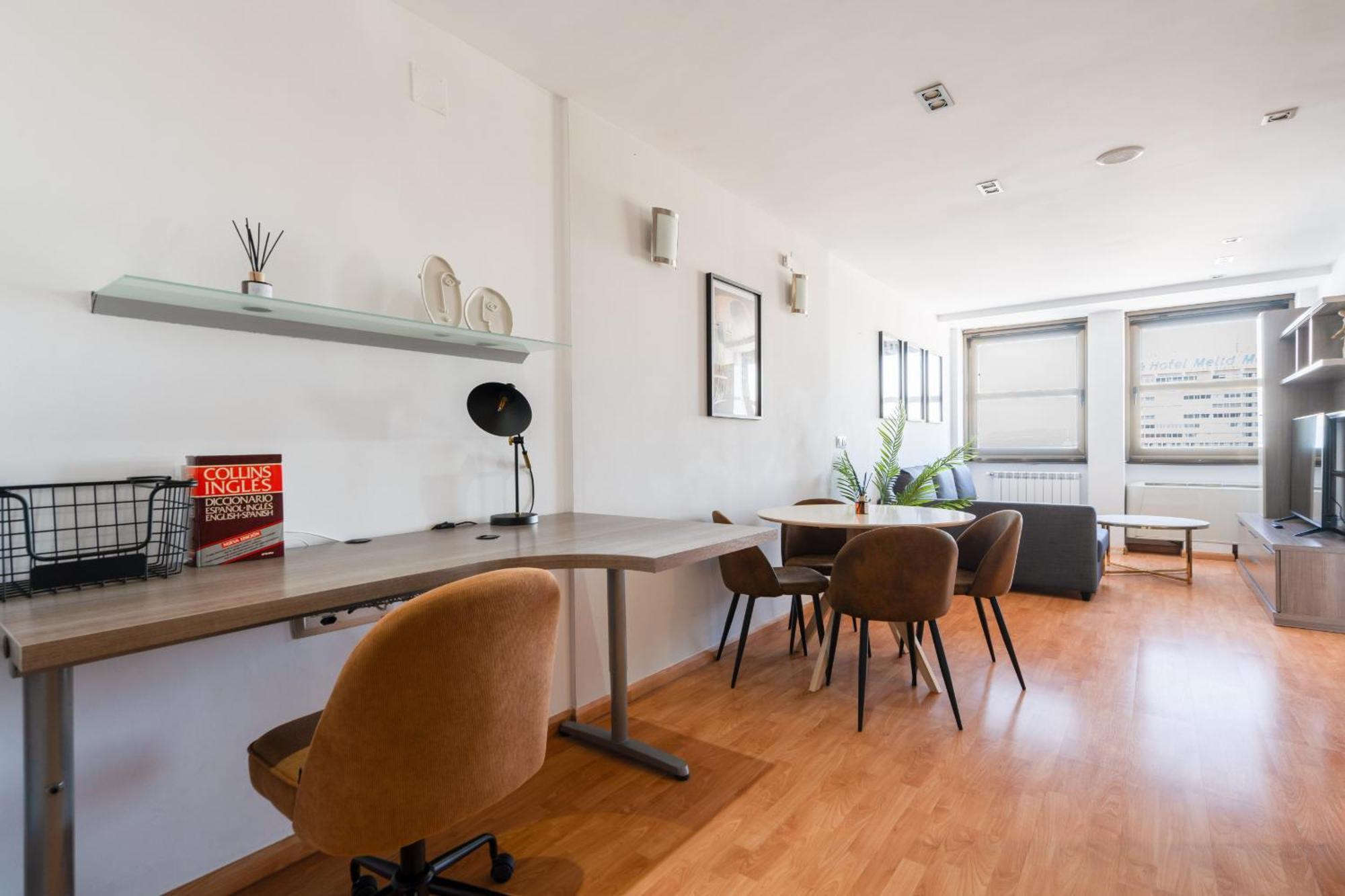 Apartamento En Plaza De Espana Alquiler Temporal Madrid Exterior photo