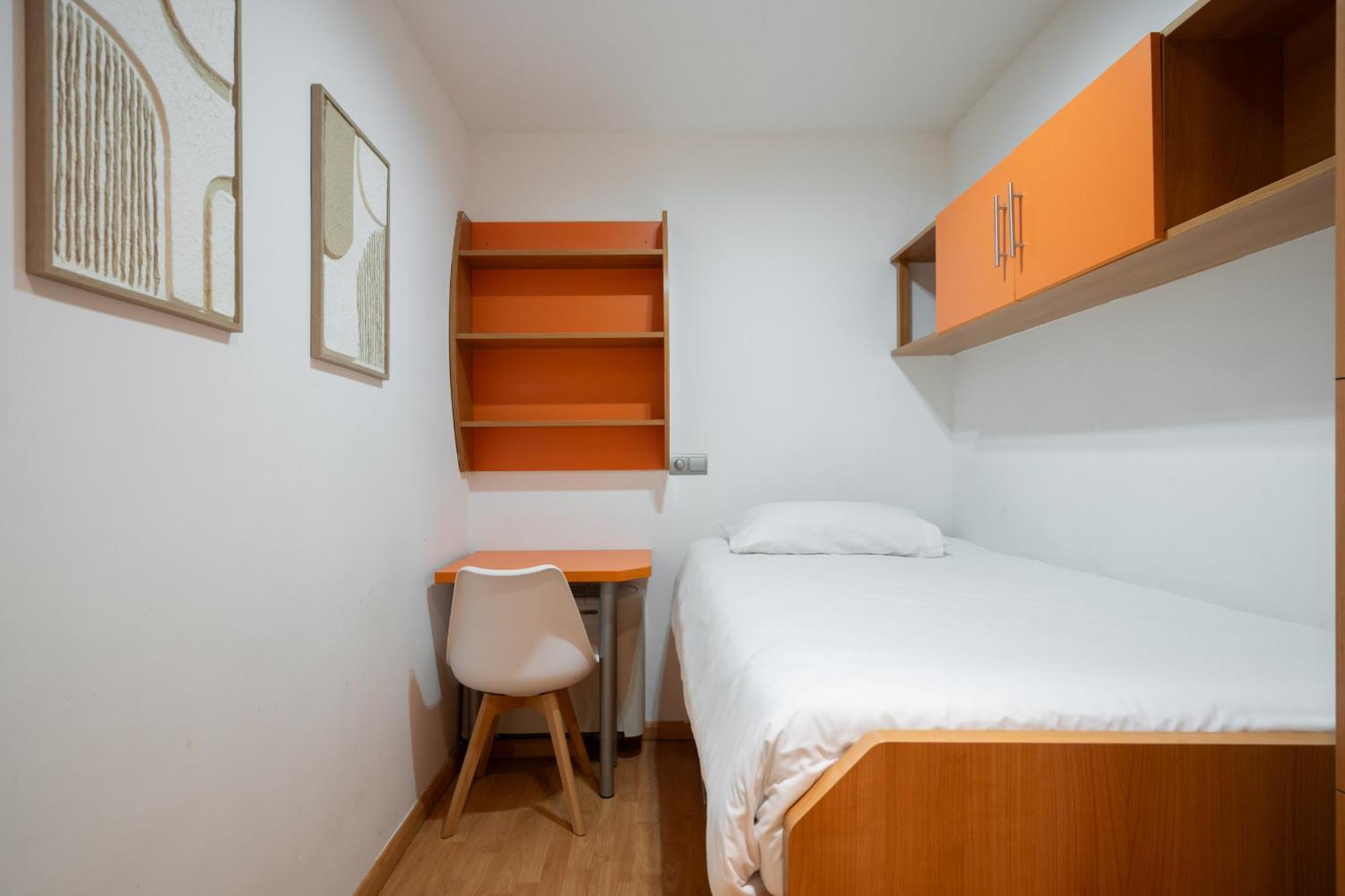 Apartamento En Plaza De Espana Alquiler Temporal Madrid Exterior photo