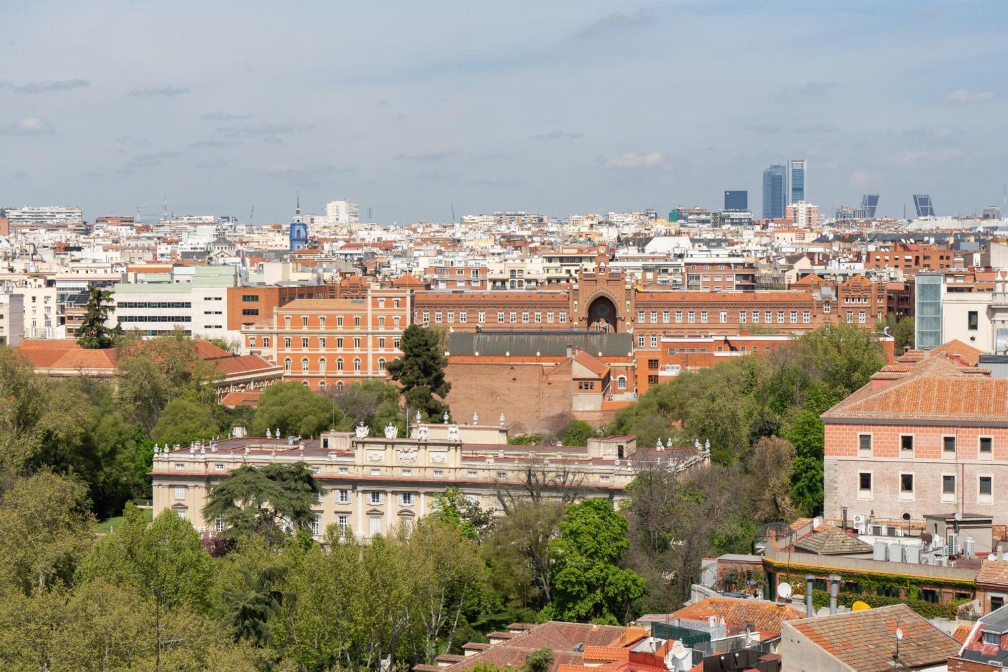 Apartamento En Plaza De Espana Alquiler Temporal Madrid Exterior photo